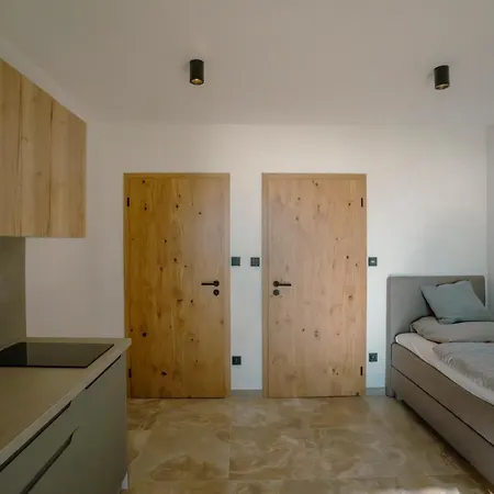 Non-sens By L'occitane 木屋